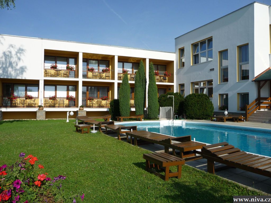 L�ze�sk� & wellness hotel Niva II.