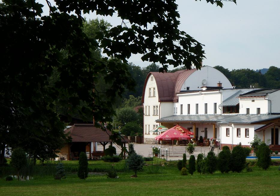 APARTM�NY PENSION HARTACLUB